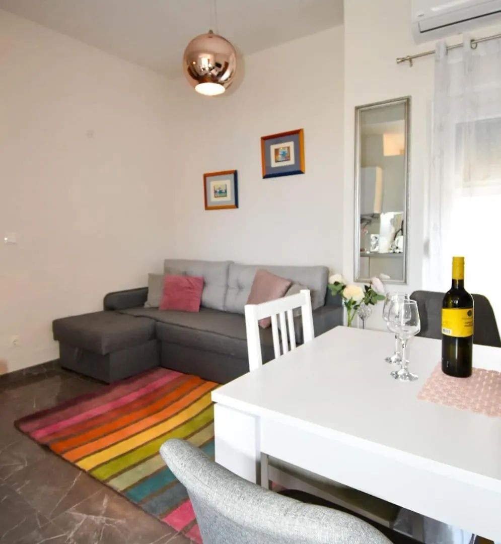 Apartment Yelena Rose West Zadar