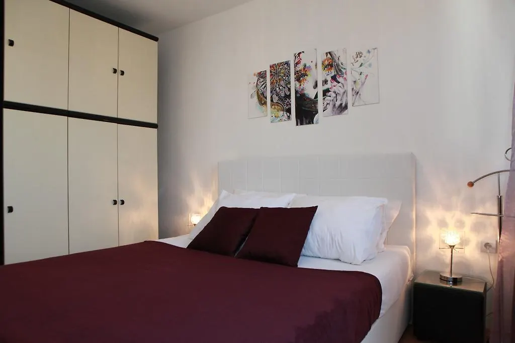 Apartment Yelena Rose West Zadar