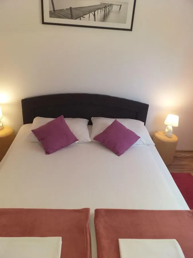 Apartment Yelena Rose West Zadar
