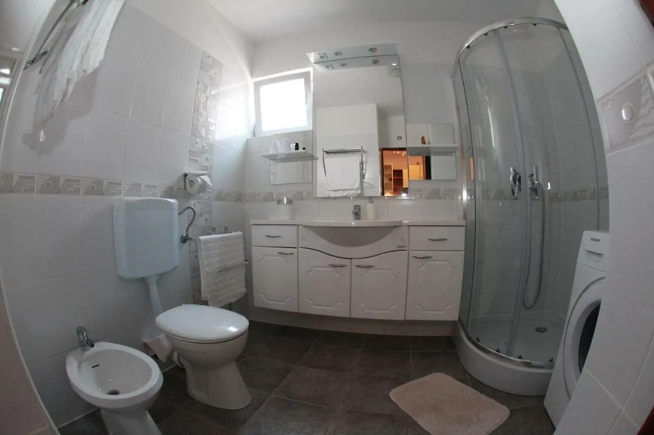 Apartment Yelena Rose West Zadar