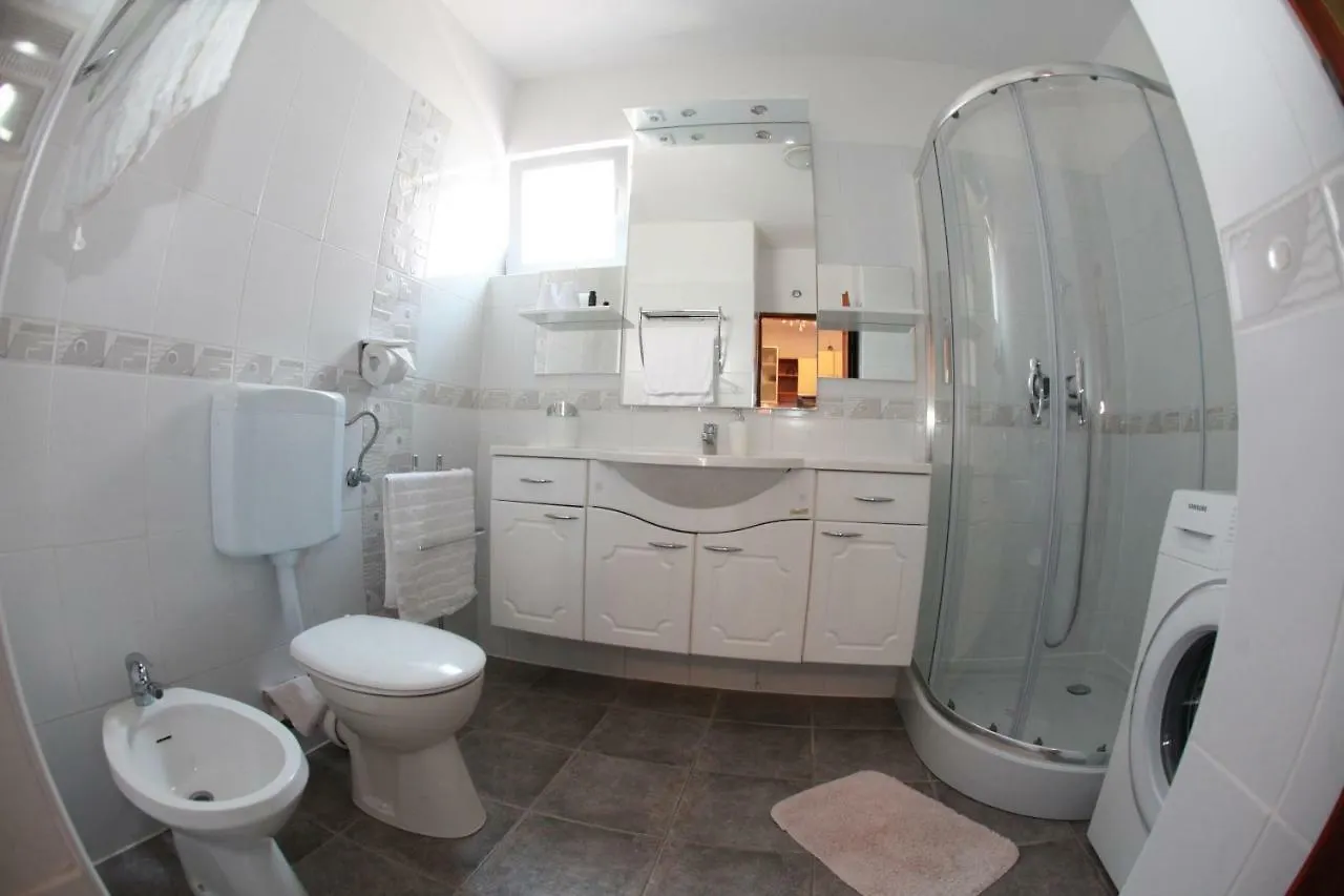 Apartment Yelena Rose West Zadar