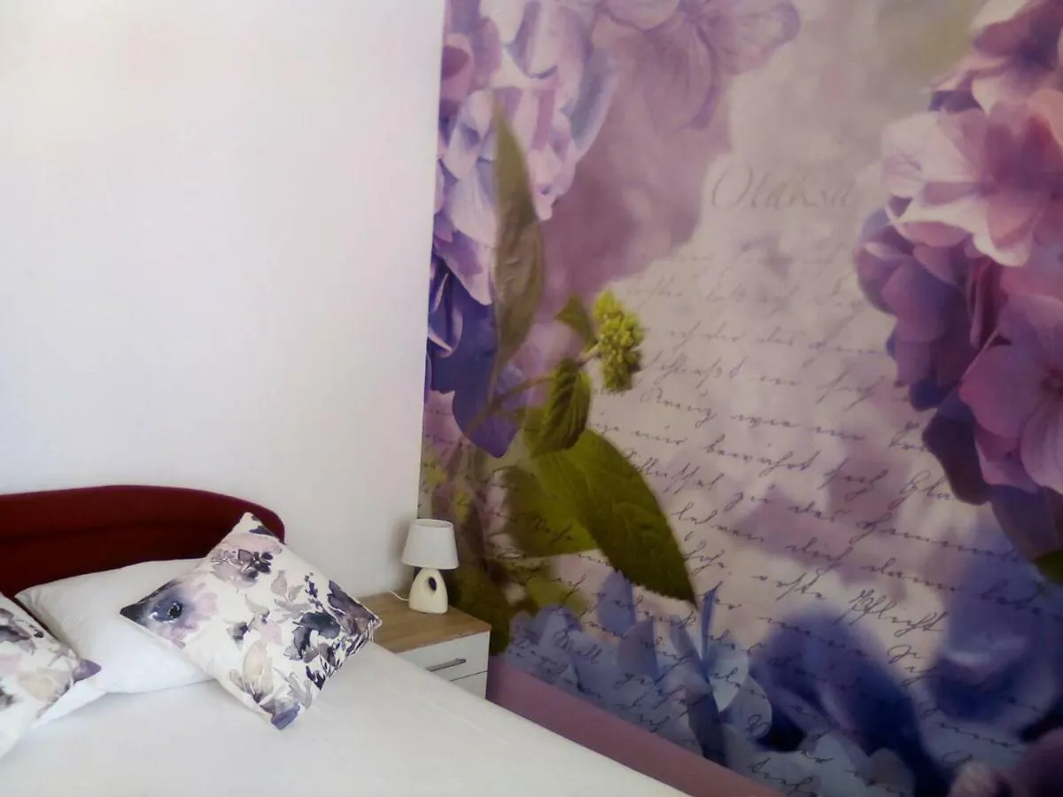 Apartment Yelena Rose West Zadar